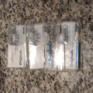 Four packs Lilac St lash clusters